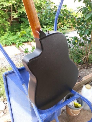 กีต้าร์ โปร่งไฟฟ้า Barclay