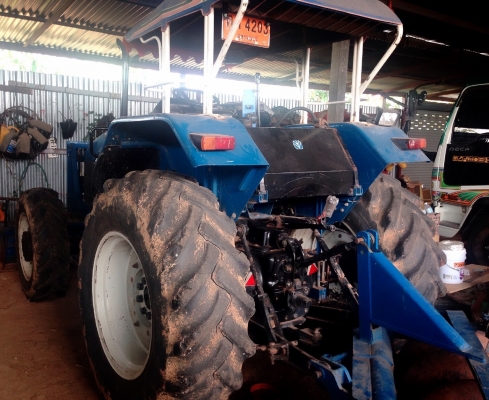 FORD TS90 NEW HOLLAND 2 เพลา ปี 53 รถบอดี้สวยสภาพดีสุดๆครับ กรองใหญ่แล้ว แถมฟรีครับชุดคันเกียร์ทั้งเกียร์ข้างและเกียร์กลาง เครื่องยนต์แห้งดีแรงดีไม่มีเยิ้มเลยครับ อุปกรณ์ มีใบดันหน้า ผานพรวนดิน 6 ครบชุดครับ ช่วงล่างแน่นดีมากๆพร้อมทำงานได้เลยครับ เอกสารเล่ FORD TS90 NEW HOLLAND 2 เพลา ปี 53 รถบอดี้สวยสภาพดีสุดๆครับ กรองใหญ่แล้ว แถมฟรีครับชุดคันเกียร์ทั้งเกียร์ข้างและเกียร์กลาง เครื่องยนต์แห้งดีแรงดีไม่มีเยิ้มเลยครับ อุปกรณ์ มีใบดันหน้า ผานพรวนดิน 6 ครบชุดครับ ช่วงล่างแน่นดีมากๆพร้อมทำงานได้เลยครับ เอกสารเล่