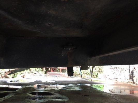 พื้นเรียบ10ล้อ ยาว 6 ม.จะยกลงจาก ISUZU 240 แรง..สภาพดี เหล็กหนา..