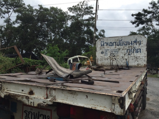 พื้นเรียบ10ล้อ ยาว 6 ม.จะยกลงจาก ISUZU 240 แรง..สภาพดี เหล็กหนา..