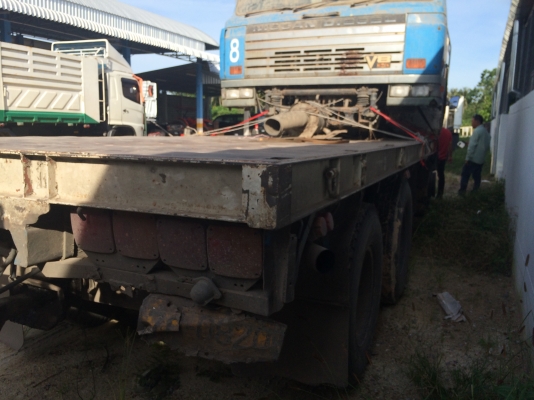 พื้นเรียบ10ล้อ ยาว 6 ม.จะยกลงจาก ISUZU 240 แรง..สภาพดี เหล็กหนา..