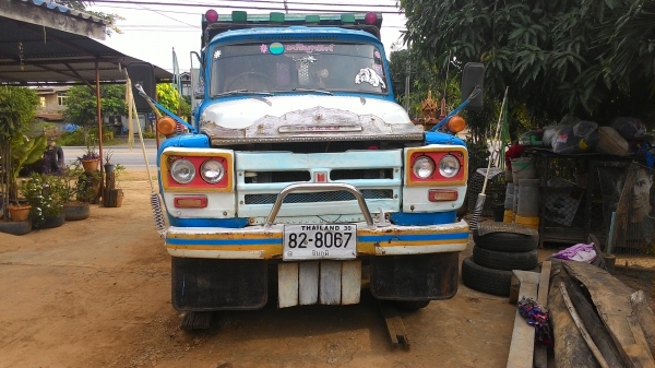 ขายรถดั้มสีฟ้า เครื่องฮีโน่ เฟืองท้ายฟูโซ่