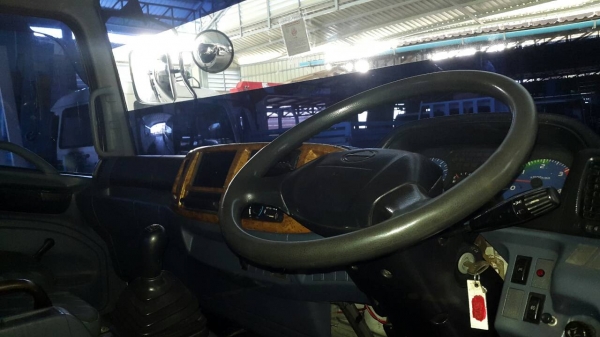 ขาย 6 ล้อ ฮีโน่ เมก้า เครน 5 ตัน  212 แรง  7.30 ม. รวมเครน ปี 2005  เครนทาดาโน่ 4 ปลอก 3 ชัก ขาเหลี่ยม รุ่นใหม่ ท้องวี สภาพสวยสุด ๆ เครื่องแน่น คัสซีสวย พร้อมใช้งาน     ชมรถก่อนได้ครับ สนใจติดต่อได้ที่  081-9425443