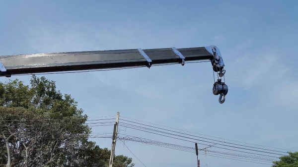 ขาย 6 ล้อ ฮีโน่ เมก้า เครน 5 ตัน  212 แรง  7.30 ม. รวมเครน ปี 2005  เครนทาดาโน่ 4 ปลอก 3 ชัก ขาเหลี่ยม รุ่นใหม่ ท้องวี สภาพสวยสุด ๆ เครื่องแน่น คัสซีสวย พร้อมใช้งาน     ชมรถก่อนได้ครับ สนใจติดต่อได้ที่  081-9425443