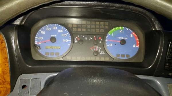 ขาย 6 ล้อ ฮีโน่ เมก้า เครน 5 ตัน  212 แรง  7.30 ม. รวมเครน ปี 2005  เครนทาดาโน่ 4 ปลอก 3 ชัก ขาเหลี่ยม รุ่นใหม่ ท้องวี สภาพสวยสุด ๆ เครื่องแน่น คัสซีสวย พร้อมใช้งาน     ชมรถก่อนได้ครับ สนใจติดต่อได้ที่  081-9425443