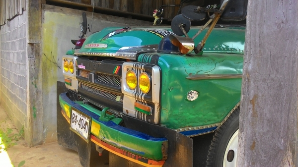 ขายรถดั้ม  อีซูซุ สีเขียว