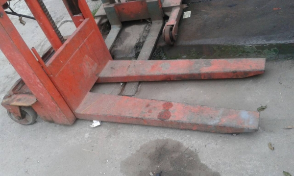 ขาย stacker 1000 kg
