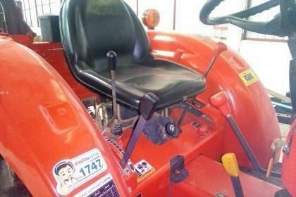 ขายด่วน รถไถ KUBOTA L3608 4WD รถใช้งานน้อยแค่ 270 ชม. เครื่องแห้งแรงดีมากครับไม่มีเยิ้ม อุปกรณ์มีให้ครบครัน มีใบดันหน้า มีผานพรวนดิน 6 และโรตารี่ครบพร้อมใช้งานได้เลยครับ เอกสารเล่มทะเบียนครบพร้อมโอน ราคาต่อรองได้ครับ