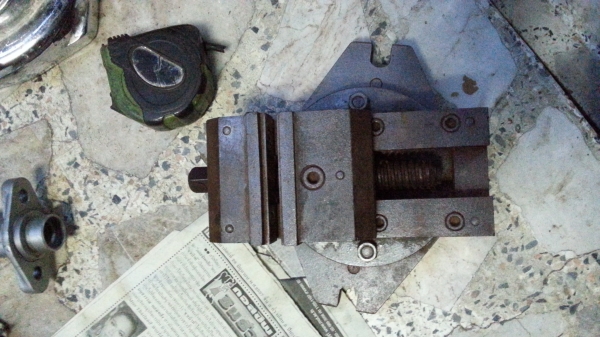 ขายปากกามิลลิ่ง 3นิ้ว ฐานหมุน เหล็กเหนียว สภาพสวย 1,800