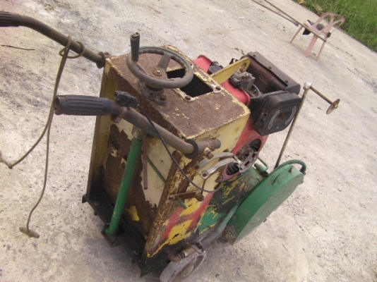 เครื่องตัด คอนกรีด ดีเซลขนาดใบตัด 24 นิ้ว ขายตามสภาพยี่ห้อ D&amp;J Power เก่านอก ราคา19,500บาทhttps://www.youtube.com/watch?v=fLvo4h0WFks&amp;feature=youtu.be&amp;hd=1