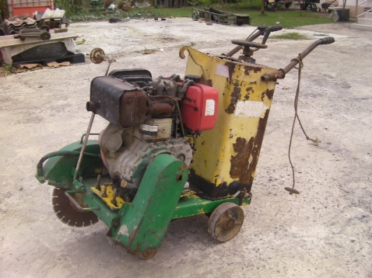 เครื่องตัด คอนกรีด ดีเซลขนาดใบตัด 24 นิ้ว ขายตามสภาพยี่ห้อ D&amp;J Power เก่านอก ราคา19,500บาทhttps://www.youtube.com/watch?v=fLvo4h0WFks&amp;feature=youtu.be&amp;hd=1