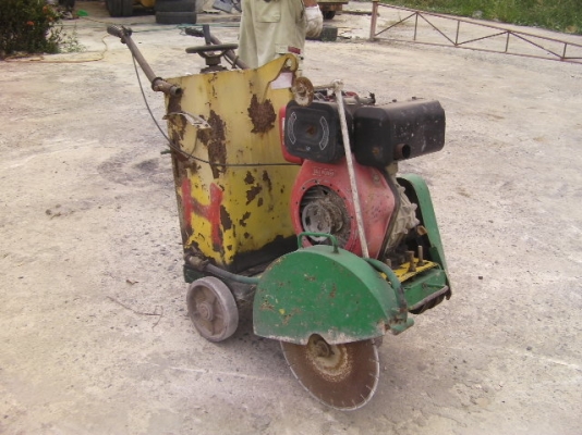 เครื่องตัด คอนกรีด ดีเซลขนาดใบตัด 24 นิ้ว ขายตามสภาพยี่ห้อ D&amp;J Power เก่านอก ราคา19,500บาทhttps://www.youtube.com/watch?v=fLvo4h0WFks&amp;feature=youtu.be&amp;hd=1