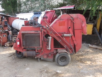 ขาย - รถทำความสะอาด ดูดฝุ่น เก็บกวาดได้ สารพัด มือสองญี่ปุ่น รุ่น sweeper car 303IJ52T พร้อมใช้งานครับ