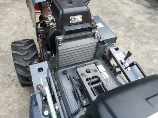 ขายรถตัดหญ้า Canycom CMX222 ขายรถตัดหญ้า Canycom CMX222