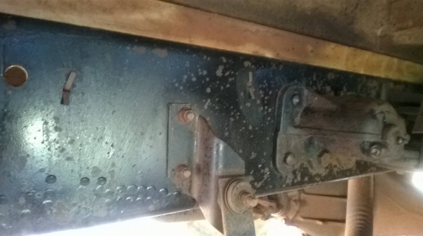 ขาย 6 ล้อ JCM ตู้แห้ง 3 บาน ยาว 5.50 เมตร คัสซีสวยมาก เครื่อง 6BB1 145 แรงม้า ยางเต็ม ทะเบียนพร้อมโอน ราคาต่อรองได้