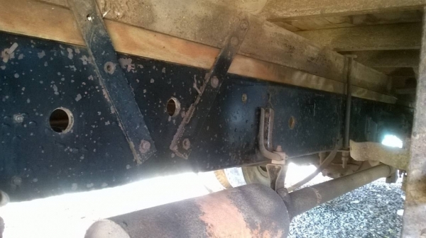 ขาย 6 ล้อ JCM ตู้แห้ง 3 บาน ยาว 5.50 เมตร คัสซีสวยมาก เครื่อง 6BB1 145 แรงม้า ยางเต็ม ทะเบียนพร้อมโอน ราคาต่อรองได้