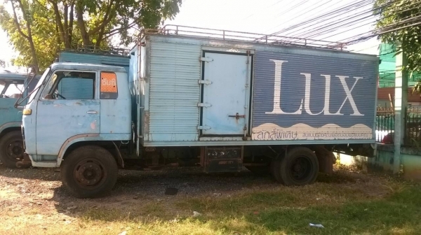 ขาย 6 ล้อ JCM ตู้แห้ง 3 บาน ยาว 5.50 เมตร คัสซีสวยมาก เครื่อง 6BB1 145 แรงม้า ยางเต็ม ทะเบียนพร้อมโอน ราคาต่อรองได้