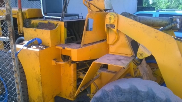 ขายรถตักล้อยาง TCM ขนาดกลาง เอวอ่อน เครื่องดี ปั้มดี สภาพร้อมใช้งาน ราคาต่อรองได้