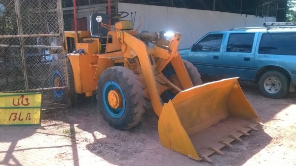 ขายรถตักล้อยาง TCM ขนาดกลาง เอวอ่อน เครื่องดี ปั้มดี สภาพร้อมใช้งาน ราคาต่อรองได้