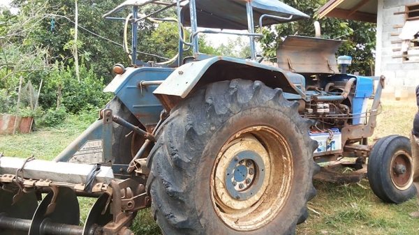 **360,000 บ.ต่อรอง**ขายรถไถ1เพลา FORD 6600 T3 ผสม เครื่องT3D5NN6015J มีเทอโบ ไอดีกลมใหญ่ เกียร์D2NN7006F ท้ายD2NN4024C เครื่องแน่นๆ แห้งๆ แรงดี สุดๆ เกียร์ดีไม่หลุด ท้ายดีไม่แตก แปลงผสม6610 ใหญ่ๆ ระบบไฮฯใช้งานปกติ ยกหางดี เร็ว ทำงานดี แรง คล่องตัว ยางดี4เ **360,000 บ.ต่อรอง**ขายรถไถ1เพลา FORD 6600 T3 ผสม เครื่องT3D5NN6015J มีเทอโบ ไอดีกลมใหญ่ เกียร์D2NN7006F ท้ายD2NN4024C เครื่องแน่นๆ แห้งๆ แรงดี สุดๆ เกียร์ดีไม่หลุด ท้ายดีไม่แตก แปลงผสม6610 ใหญ่ๆ ระบบไฮฯใช้งานปกติ ยกหางดี เร็ว ทำงานดี แรง คล่องตัว ยางดี4เ