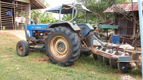 **360,000 บ.ต่อรอง**ขายรถไถ1เพลา FORD 6600 T3 ผสม เครื่องT3D5NN6015J มีเทอโบ ไอดีกลมใหญ่ เกียร์D2NN7006F ท้ายD2NN4024C เครื่องแน่นๆ แห้งๆ แรงดี สุดๆ เกียร์ดีไม่หลุด ท้ายดีไม่แตก แปลงผสม6610 ใหญ่ๆ ระบบไฮฯใช้งานปกติ ยกหางดี เร็ว ทำงานดี แรง คล่องตัว ยางดี4เ **360,000 บ.ต่อรอง**ขายรถไถ1เพลา FORD 6600 T3 ผสม เครื่องT3D5NN6015J มีเทอโบ ไอดีกลมใหญ่ เกียร์D2NN7006F ท้ายD2NN4024C เครื่องแน่นๆ แห้งๆ แรงดี สุดๆ เกียร์ดีไม่หลุด ท้ายดีไม่แตก แปลงผสม6610 ใหญ่ๆ ระบบไฮฯใช้งานปกติ ยกหางดี เร็ว ทำงานดี แรง คล่องตัว ยางดี4เ