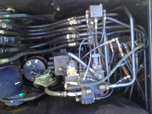 รถขุดล้อยาง  SK100WD-2 # YE03-02350 โทร 098-858-5524 สามภพ ครับ