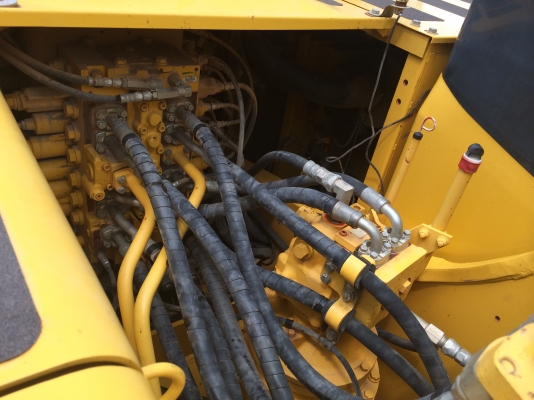 ขายดาวน์..PC200-7 ออกใหม่ป้ายแดง 3966ชม.รถสวยมาก...ขายดาวน์ผ่อนต่อได้เลย....