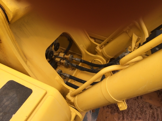 ขายดาวน์..PC200-7 ออกใหม่ป้ายแดง 3966ชม.รถสวยมาก...ขายดาวน์ผ่อนต่อได้เลย....