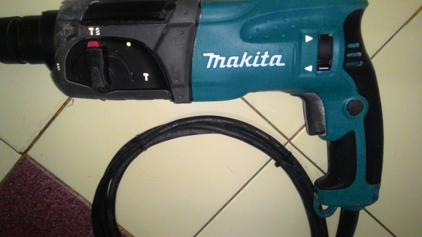 ขายสว่านโรตารี่3ระบบสภาพสวยๆยี่ห้อMAKITAของแท้รุ่นHR2470พร้อมใช้งานครับมีไฟLED ขายสว่านโรตารี่3ระบบสภาพสวยๆยี่ห้อMAKITAของแท้รุ่นHR2470พร้อมใช้งานครับมีไฟLED