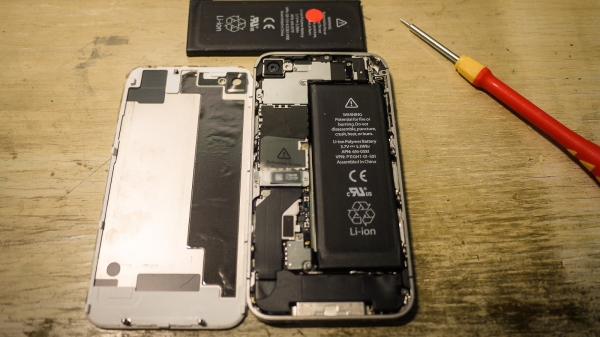 รับเปลี่ยนแบ็ต iphone 4 /4s /5 ราคา2000 บาท รอรับได้เลย หรือให้เราไปเปลี่ยนให้ถึงบ้านท่าน เราก็ยินดีครับ คุณ กฤษดา 0871691151 พระราม7