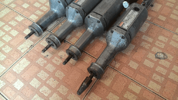 ขายด่วนเจียคอยาวสแตนเลส Makita 9105 750W. แท้100\%.