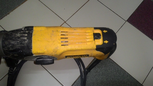 ขายสว่านโรตารี่ปรับ3ระบบสภาพสวยยี่ห้อDEWALTรุ่นD25123(800W)ใช้งานหนักๆได้สบายๆ