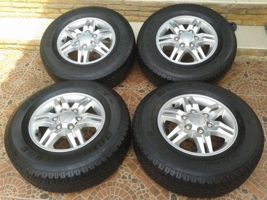 ขายครับเผื่อท่านใดหาอยู่ max isuzu platinum ขอบ 16 พร้อมยาง 245/70/16 ปี 12  สวยๆถูกๆครับ