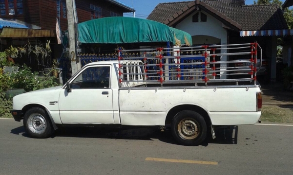 ขายรถ ISUZU KB 2500 เครื่องฝาทอง รถมือเดียว แอร์เย็น สภาพสวยพร้อมใช้งาน มีคอกแจ้งลงเล่มแล้ว ทะเบียนพร้อมโอน ราคาต่อรองได้