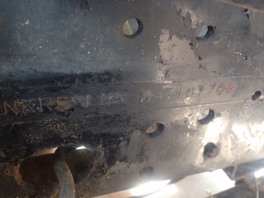 ISUZU NKR 110 HP 4BE1 ปี 36 หกล้อดั๊มพ์ กระบะดั๊มพ์เหล็ก 4 ตันความยาว 3.60 เมตรไม่มีผุกระบอกดั๊มพ์ไม่มีเยิ้มครับพร้อมใช้งาน เครื่องแน่นแรงดี หัวเก๋งสวยไม่มีผุภายในเก๋งคอนโซลครบ เกียร์สั้น ช่วงล่างคัชซีสวยมากเดิมๆไม่มีแอ่นไม่มีบวม ยาง 8.25 ขอบ 16 สภาพดี 70