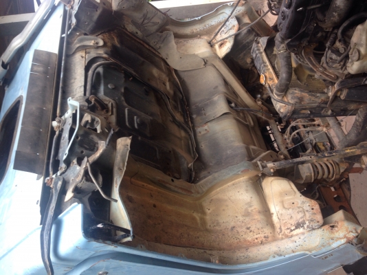 ISUZU NKR 110 HP 4BE1 ปี 36 หกล้อดั๊มพ์ กระบะดั๊มพ์เหล็ก 4 ตันความยาว 3.60 เมตรไม่มีผุกระบอกดั๊มพ์ไม่มีเยิ้มครับพร้อมใช้งาน เครื่องแน่นแรงดี หัวเก๋งสวยไม่มีผุภายในเก๋งคอนโซลครบ เกียร์สั้น ช่วงล่างคัชซีสวยมากเดิมๆไม่มีแอ่นไม่มีบวม ยาง 8.25 ขอบ 16 สภาพดี 70