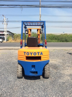 ปีใหม่ปรับลด ขายด่วนๆ โฟล์คลิฟ TOYOTA รุ่น5 ยอดนิยม 3 ตัน เครื่องดีเซล1Zเครื่องดีเกียร์ดีมากๆแบตใหม่แกะกล่อง พร้อมใช้งาน 320,000 ฿ จะเด็ด 094-4267888