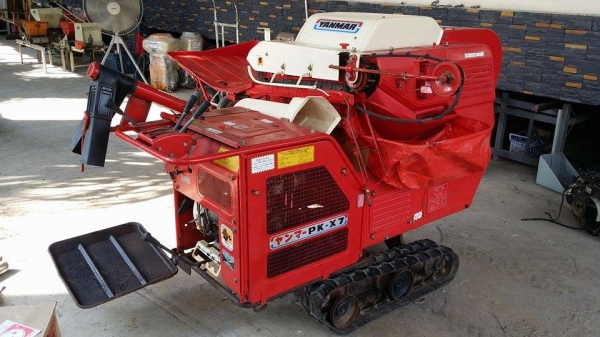 รถนวดข้าวเดินตาม เก่าญี่ปุ่น YANMAR รุ่น สภาพอย่างสวย เป็นแทรคยาง เคลื่อนย้ายสะดวก รถนวดข้าวเดินตาม เก่าญี่ปุ่น YANMAR รุ่น สภาพอย่างสวย เป็นแทรคยาง เคลื่อนย้ายสะดวก