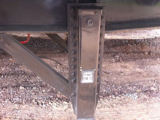 ขายหาง 3 เพลาแท้ ปี55 ยาว12.5 เมตร สูง8 ขายหาง 3 เพลาแท้ ปี55 ยาว12.5 เมตร สูง8