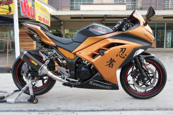 ขาย Kawasaki ninja250 รุ่นปี 2013 สีเดิม มีท่อสตร ทะเบียนพร้อมโอน