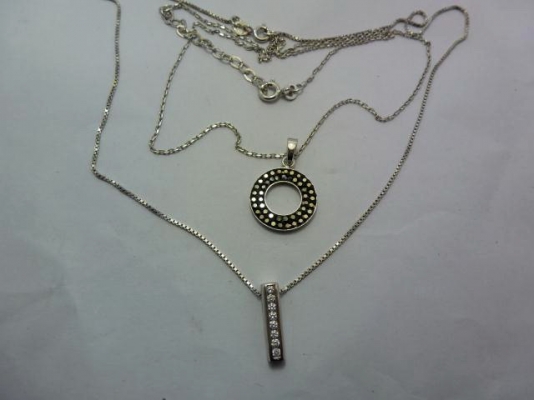 สร้อยเงินแท้พร้อมจี้เงินสวยเก๋