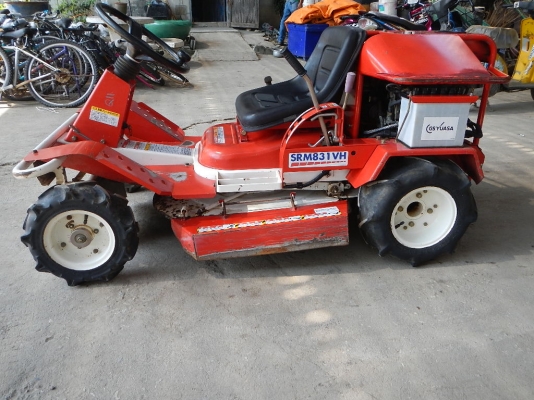 ขายรถตัดหญ้า SATO SRM831VH 11แรง พร้อมใช้งาน ขายรถตัดหญ้า SATO SRM831VH 11แรง พร้อมใช้งาน