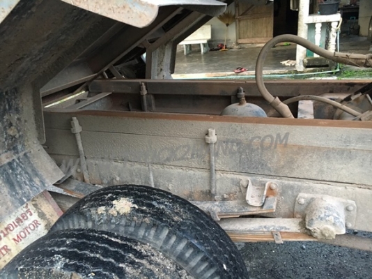 รถบรรทุก 6 ล้อดัมพ์ ยี่ห้อ ISUZU  เครื่อง 100 แรงม้า