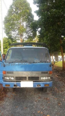รถบรรทุก 6 ล้อดัมพ์ ยี่ห้อ ISUZU  เครื่อง 100 แรงม้า