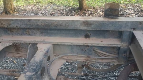 รถบรรทุก 6 ล้อดัมพ์ ยี่ห้อ ISUZU  เครื่อง 100 แรงม้า