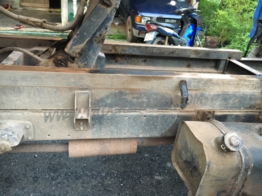 รถบรรทุก 6 ล้อดัมพ์ ยี่ห้อ ISUZU  เครื่อง 100 แรงม้า