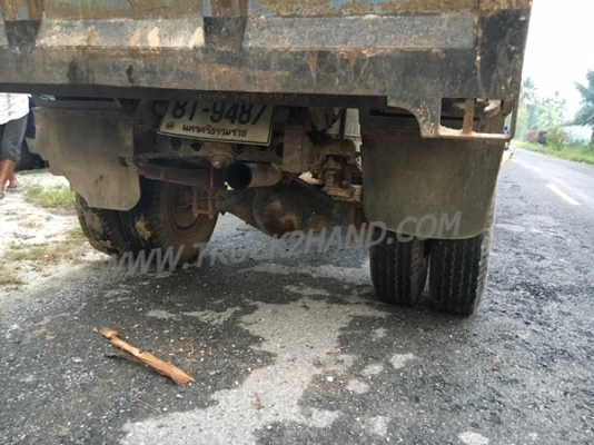 รถบรรทุก 6 ล้อดัมพ์ ยี่ห้อ ISUZU  เครื่อง 100 แรงม้า