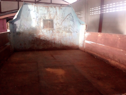 ISUZU NPR 115 HP 4BD1 หกล้อดั๊มพ์ กระบะดั๊มพ์เหล็ก 4 ตันความยาว 3.60 เมตรสภาพดี ช่วงล่างใหญ่ติด F หน้า F หลัง เครื่องแห้งแรงดี หัวเก๋งไม่มีผุภายในคอนโซลครบพร้อม เกียร์สั้น ช่วงล่างแน่น ยาง 8.25 ขอบ 16 สภาพดี 70\% พร้อมบรรทุกพร้อมใช้งาน เอกสารเล่มทะเบียนครบ