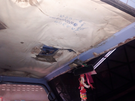 ISUZU NPR 115 HP 4BD1 หกล้อดั๊มพ์ กระบะดั๊มพ์เหล็ก 4 ตันความยาว 3.60 เมตรสภาพดี ช่วงล่างใหญ่ติด F หน้า F หลัง เครื่องแห้งแรงดี หัวเก๋งไม่มีผุภายในคอนโซลครบพร้อม เกียร์สั้น ช่วงล่างแน่น ยาง 8.25 ขอบ 16 สภาพดี 70\% พร้อมบรรทุกพร้อมใช้งาน เอกสารเล่มทะเบียนครบ