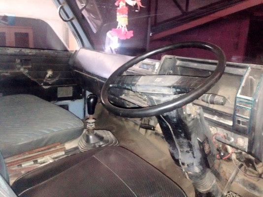 ISUZU NPR 115 HP 4BD1 หกล้อดั๊มพ์ กระบะดั๊มพ์เหล็ก 4 ตันความยาว 3.60 เมตรสภาพดี ช่วงล่างใหญ่ติด F หน้า F หลัง เครื่องแห้งแรงดี หัวเก๋งไม่มีผุภายในคอนโซลครบพร้อม เกียร์สั้น ช่วงล่างแน่น ยาง 8.25 ขอบ 16 สภาพดี 70\% พร้อมบรรทุกพร้อมใช้งาน เอกสารเล่มทะเบียนครบ